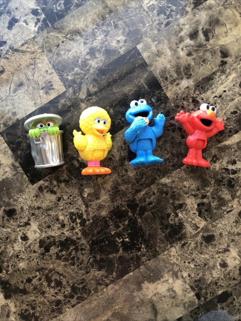 Sesame Street Movable 2”- 3” Big Bird, Elmo, Oscar & Cookie Monster Figures Toys